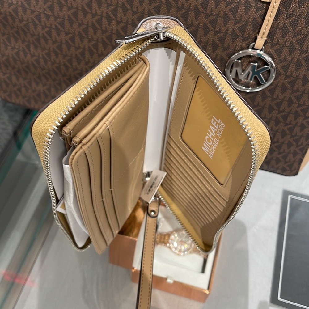 MICHAEL KORS Leather Continental Phone Holder Wristlet Wallet 
Camel 
NWT - Picture 9 of 16